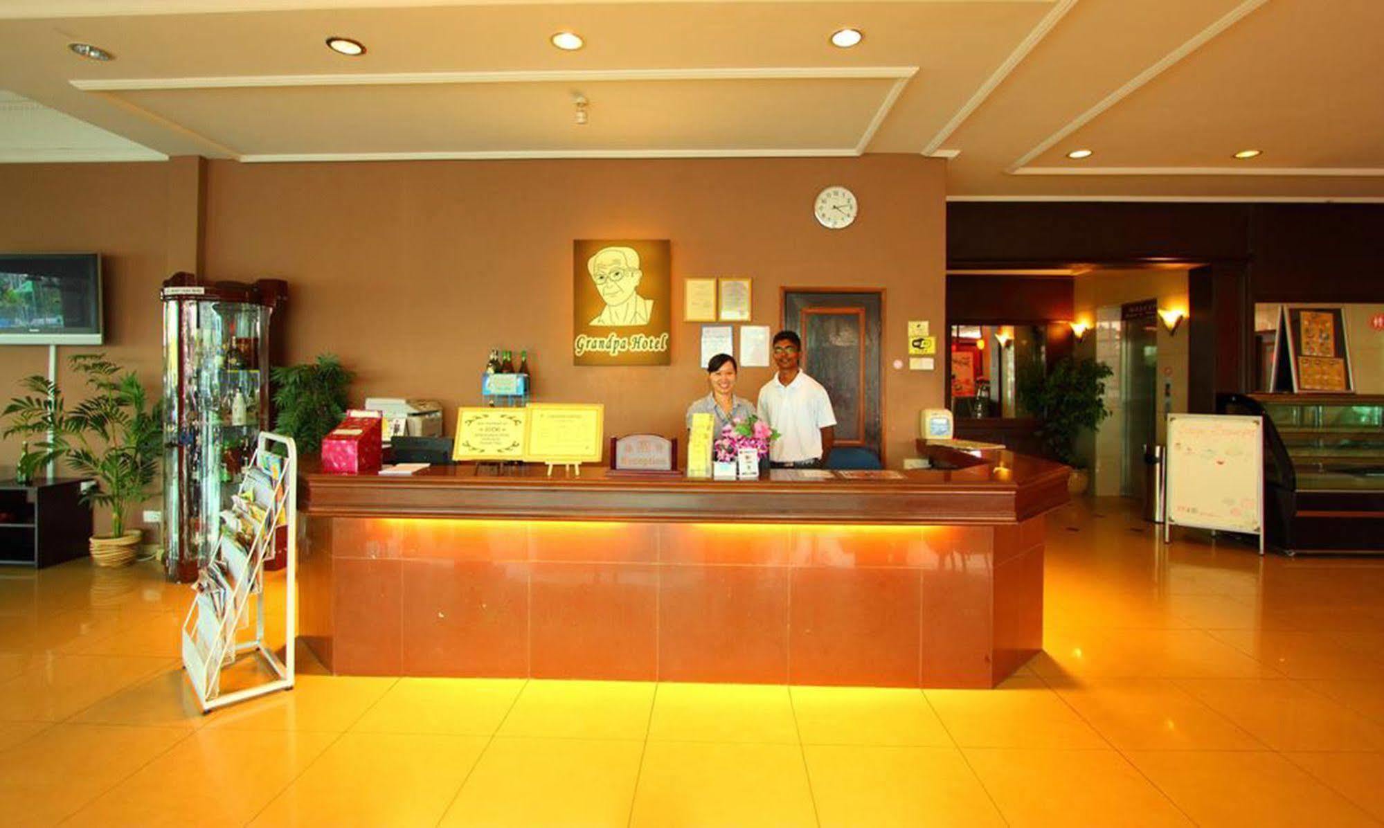 Grandpa Hotel Port Dickson Extérieur photo