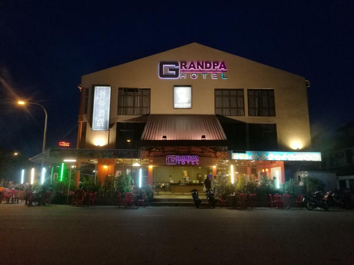 Grandpa Hotel Port Dickson Extérieur photo